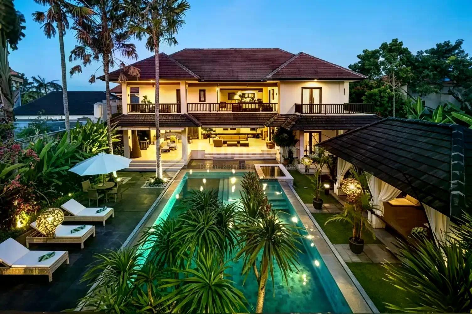 Rv-2779 Luxurious 8-Bedrooms Freehold Villa In Nusa Dua