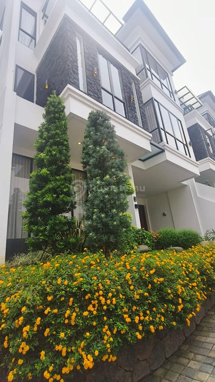 Bagus dan Murah Town House Brandnew 3 lantai , Fullfurnish  dan hook  Lebak bulus