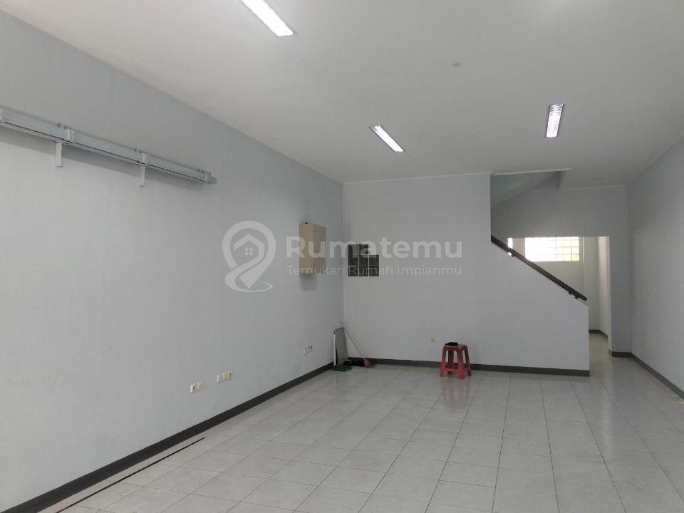 DIJUAL Ruko 2 Lantai Cocok Untuk Gudang – Taman Kopo Indah 3  Spesifikasi: