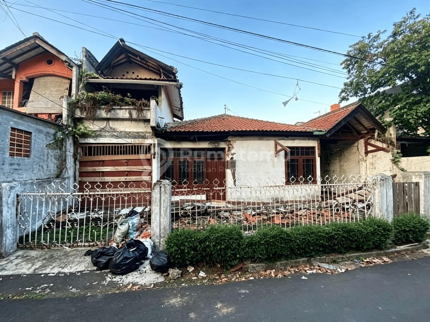 Jual Rumah Hitung Tanah di Pharmindo Cijerah Bandung