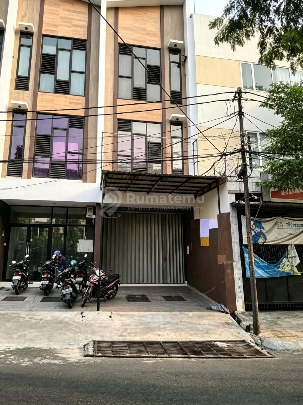Ruko Baru Minimalis Modern Aries Utama, Puri, Jakarta Barat