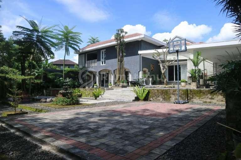 Rumah Luas Mewah Setiabudi Regency Sersan Bajuri Dekat Pondok Hijau Bandung