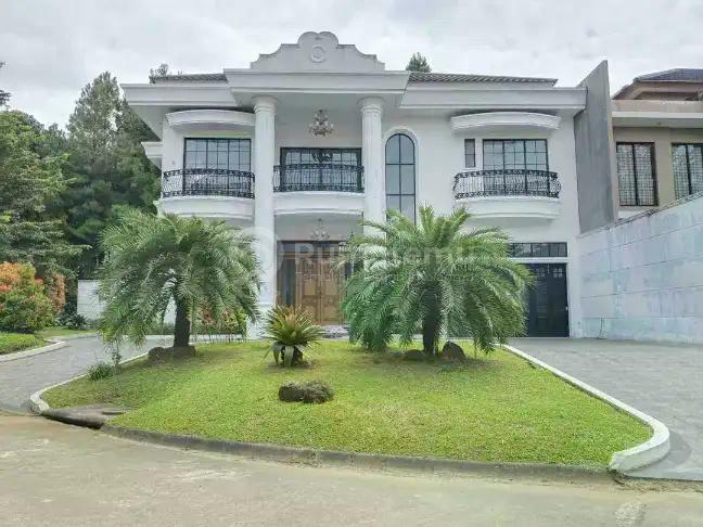 Rumah Classic Private Pool Lokasi Strategis Cluster Depan 3 Menit Exit Tol Sentul City, Bogor
