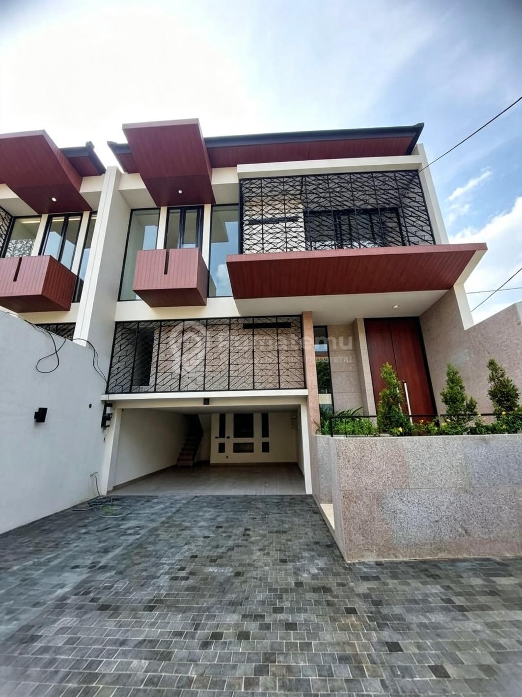 Jual Brand New Kemang Lokasi Asri Bangunan Mewah Dekat Dengan Kawasan Bisnis Sekolah Internasional, Mampang Prapatan, Jakarta Selatan