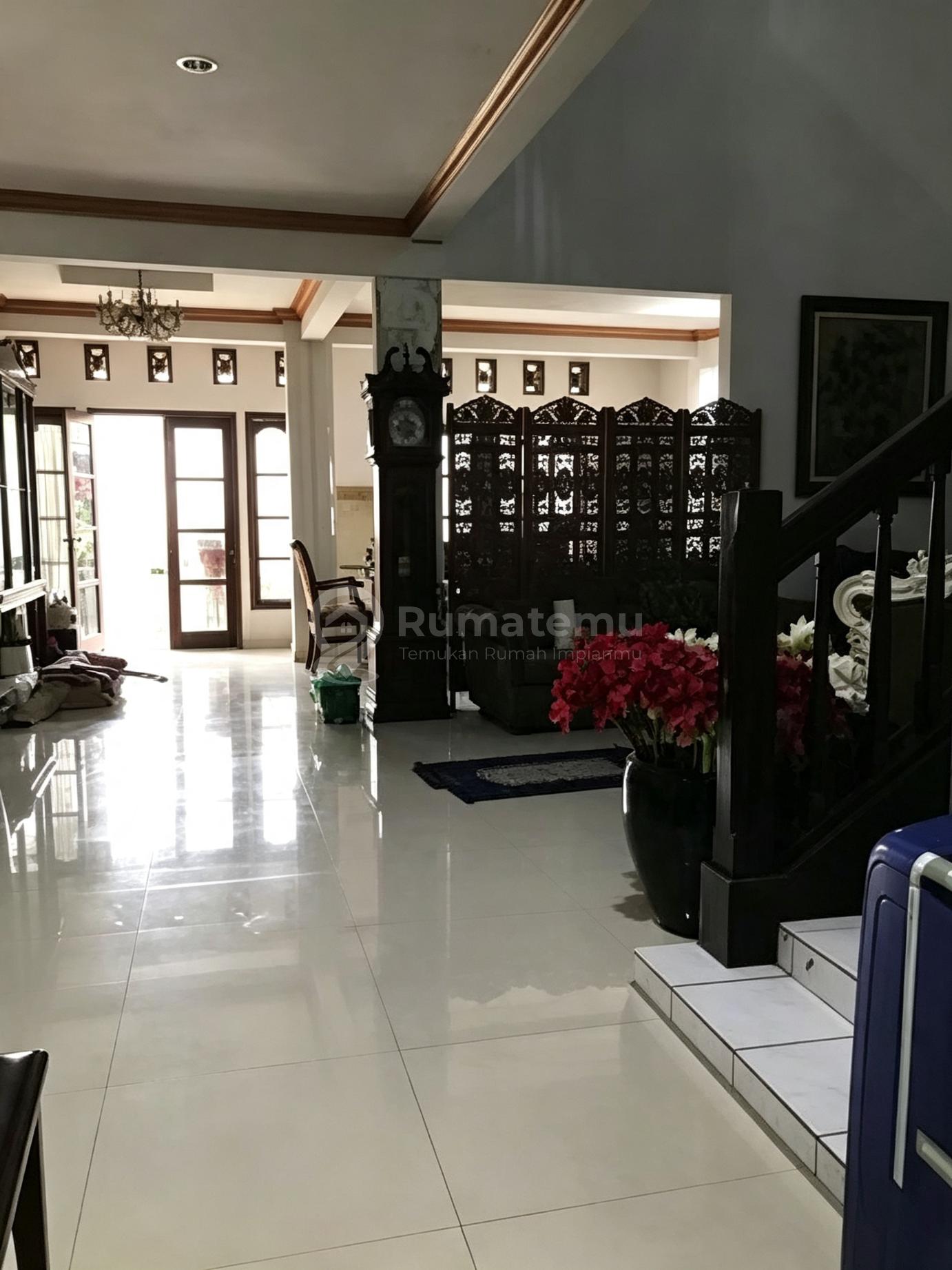 Dijual Rumah Siap Huni Lokasi Strategis di Taman Giri Loka BSD City