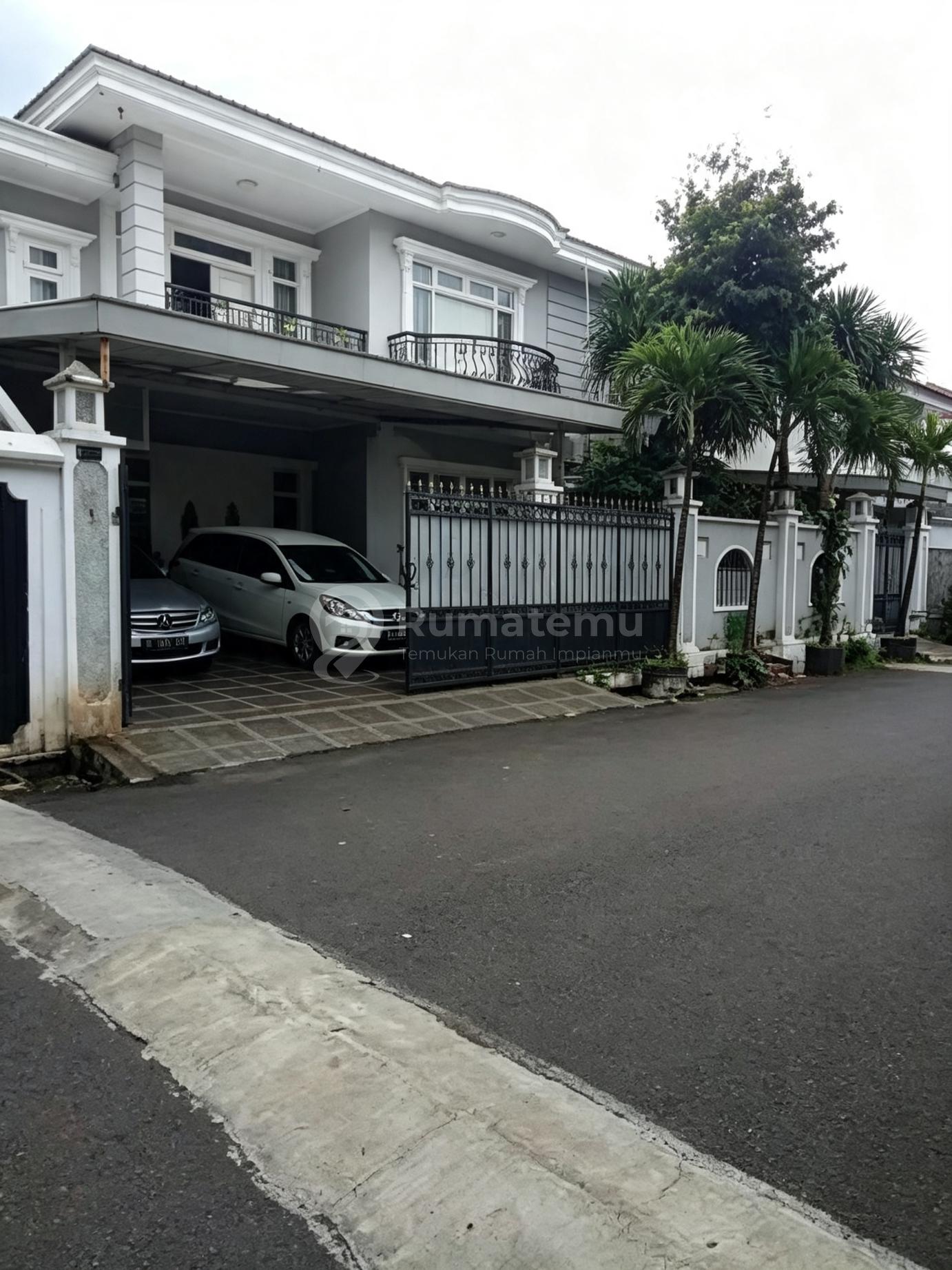 Dijual Rumah 2 Lantai Dengan Lokasi Strtaegis di Radio Dalam Kebayoran Baru