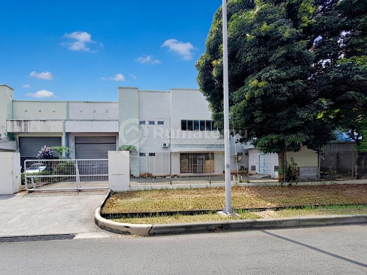 Gudang Ex Pabrik Lokasi Premium Kawasan Industri MM2100 Cibitung