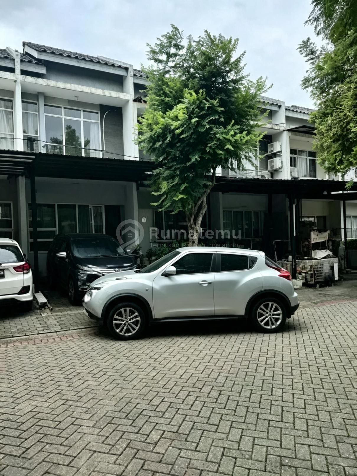 Dijual Cepat! Rumah Residence 1, 2 Lantai