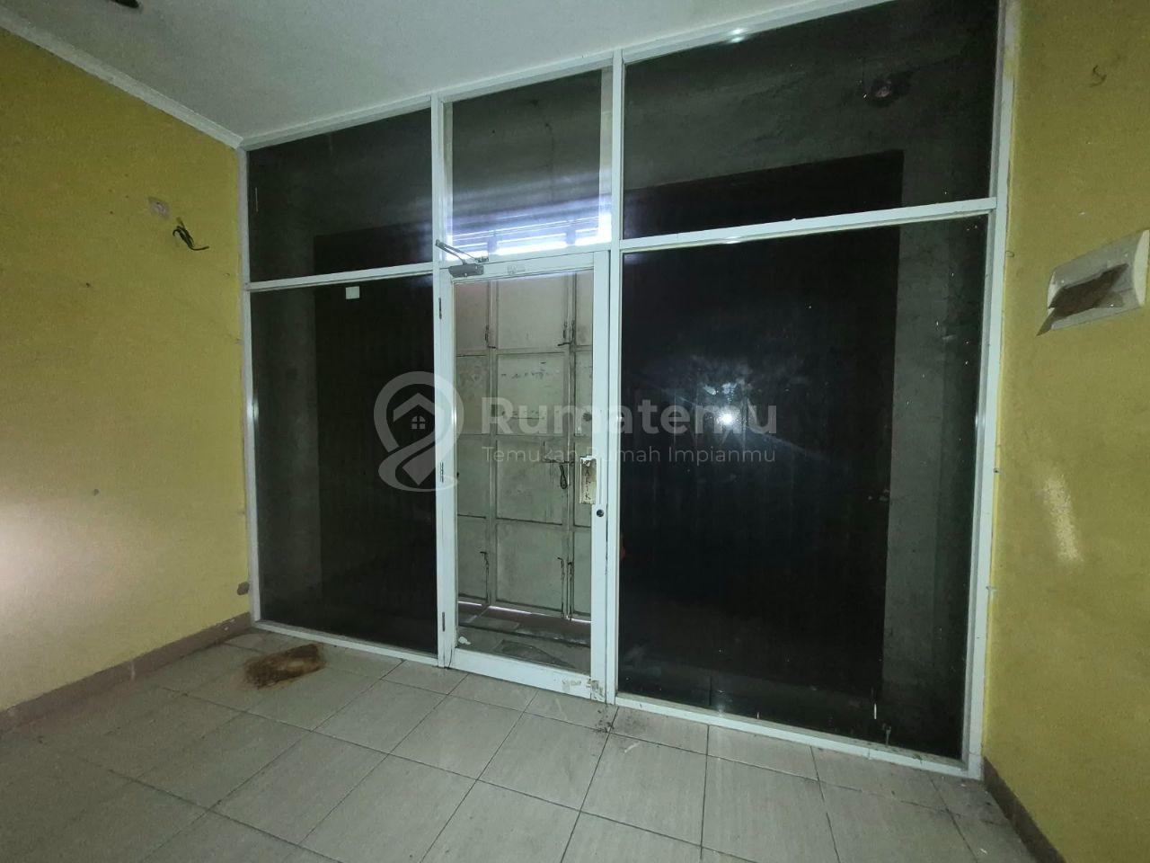 Disewakan Ruko 3 Lantai Strategis Kayuringin Bekasi