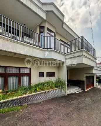 Rumah Secondary Dalam Eksklusif Townhouse
