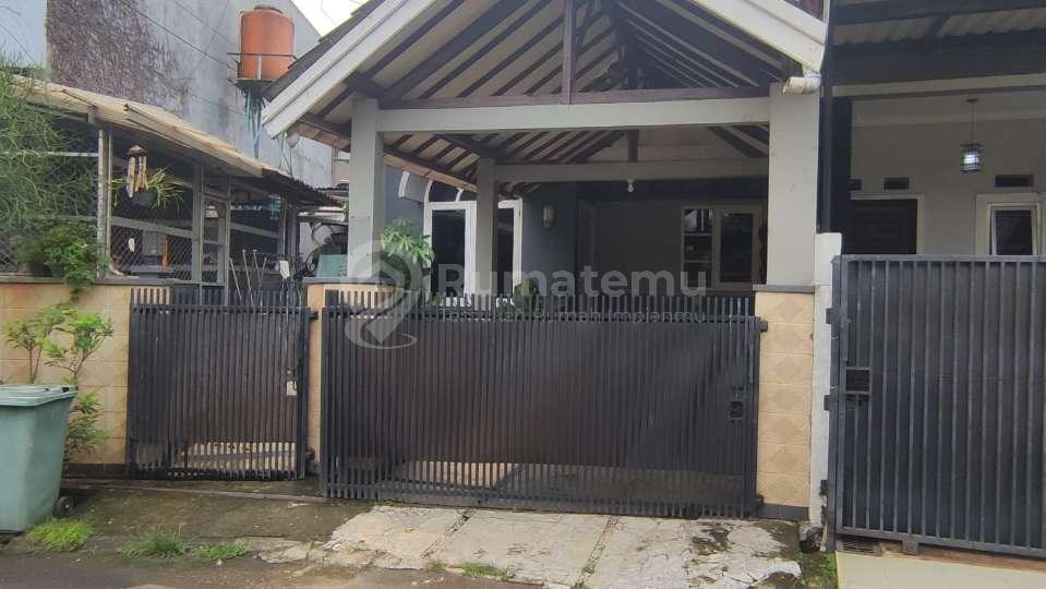 Dijual rumah komplek Siap Huni Lokasi strategis, dekat tol dan stasiun di Vila Dago Pamulang, Benda Baru