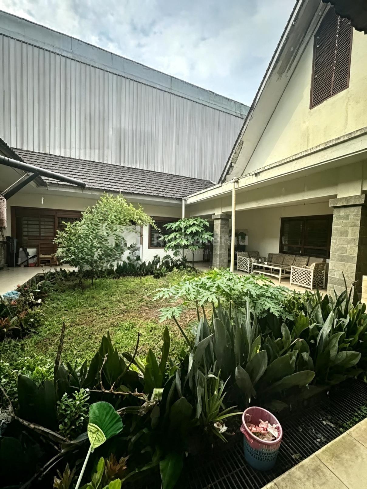 dijual cepat harga murah rumah cocok untuk perkantoran / comersial di Fatmawati