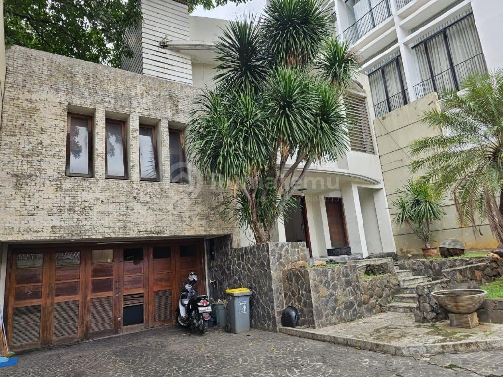 DIJUAL CEPAT! RUMAH TUA BENHIL JAKARTA SELATAN — HARGA MENDekati NJOP! 