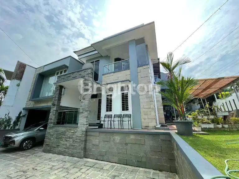 RUMAH MEWAH 301/300M2 DEKAT AKPOL & UNIKA