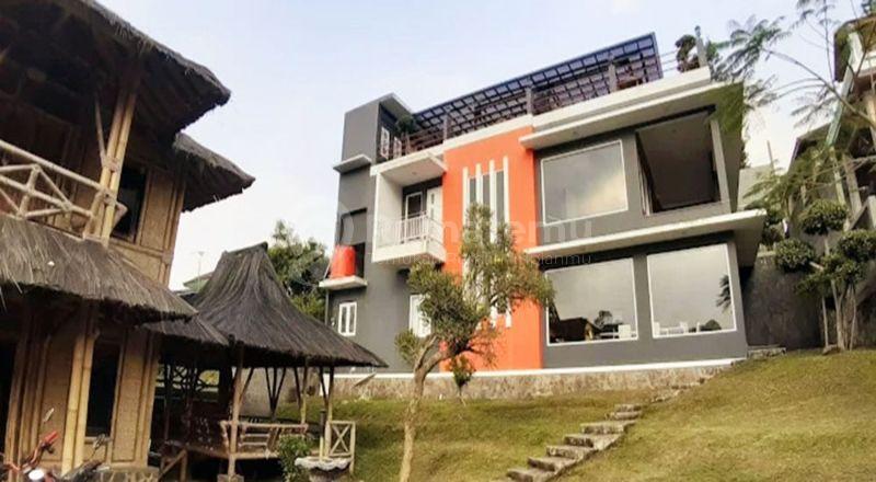 Villa Gaya Modern Industrial Dengan Roof Top View Pegunungan dan Perkebunan Teh Dekat Agro Wisata Kebun Strawberry Resort Pemandian Air Panas di Rancabali Ciwidey Bandung