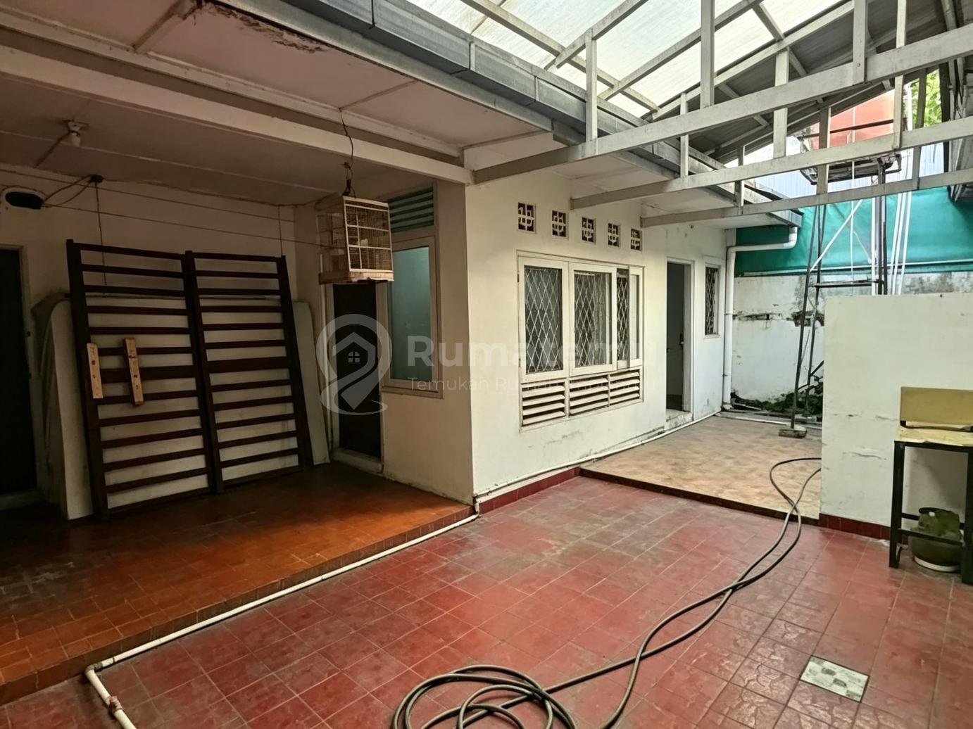 Dekat Blok M, Dijual Rumah Hitung Tanah di Gandaria Keb Baru Jak Sel