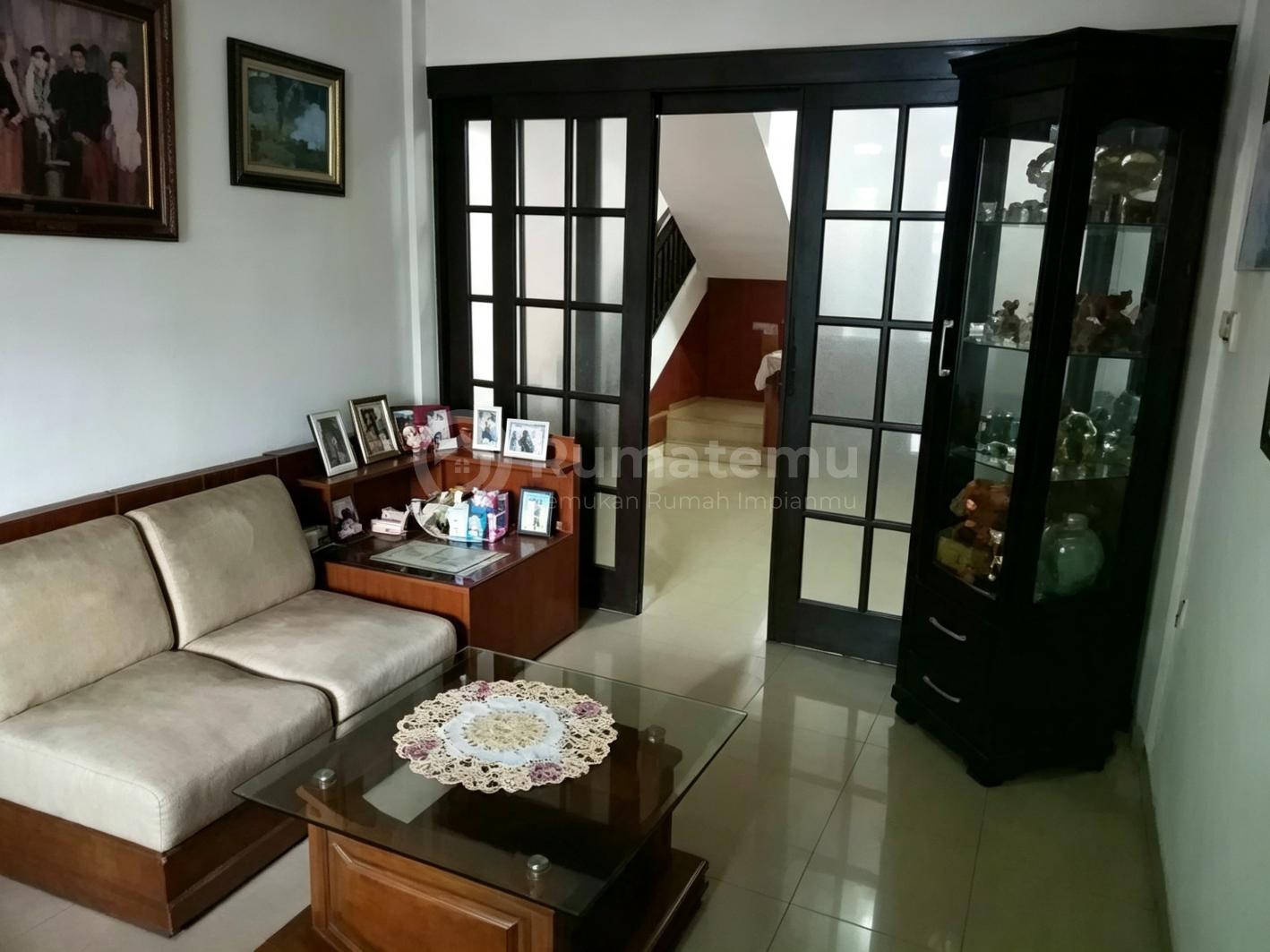 Turun Harga Dijual Murah Rumah di Komp. Puri Indah