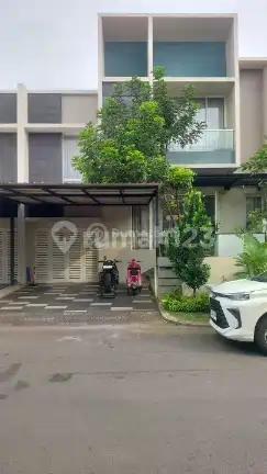 Dijual Rumah 2 Lantai Di Cluster Mozart Symphonia Gading Serpong. Harga 5,5 Miliar nego