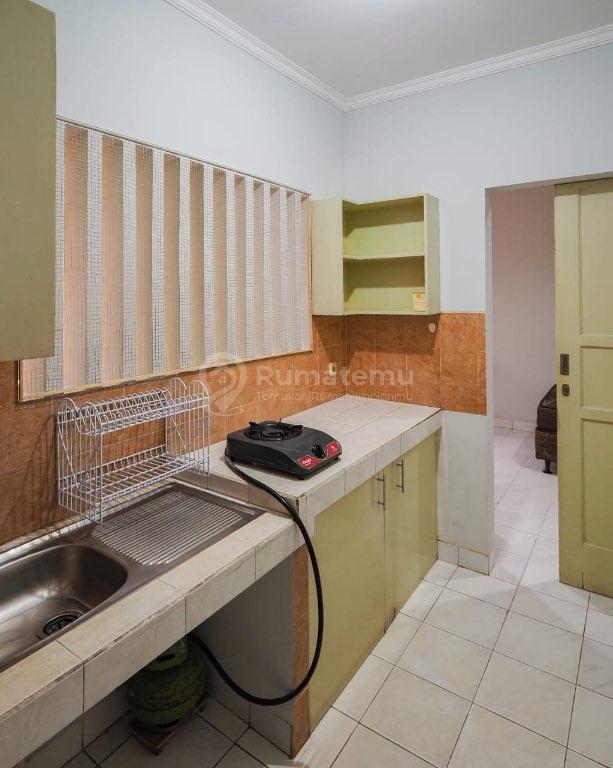     Dijual Rumah Premium Lebak Bulus – Rooftop, Parkir 4 Mobil, SHM, LT 580 m²