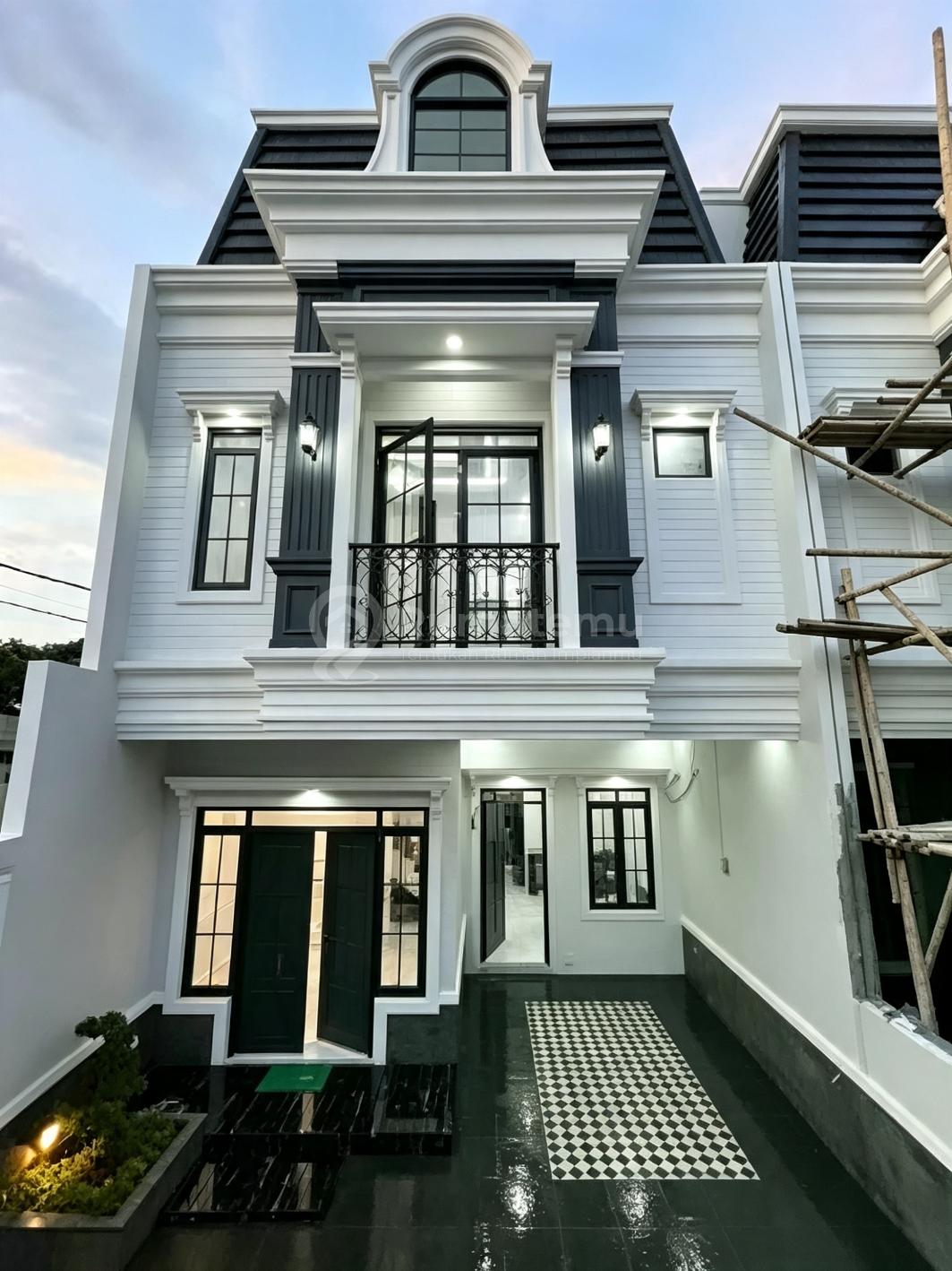 Rumah Baru Strategis Spesifikasi Mewah Di Ragunan Jagakarsa