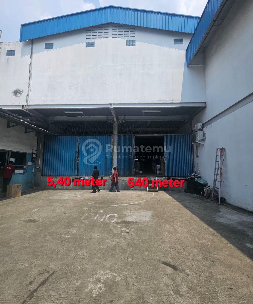 Disewakan Gudang 2 Lantai Strategis di Jalan Pekayon Raya Bekasi