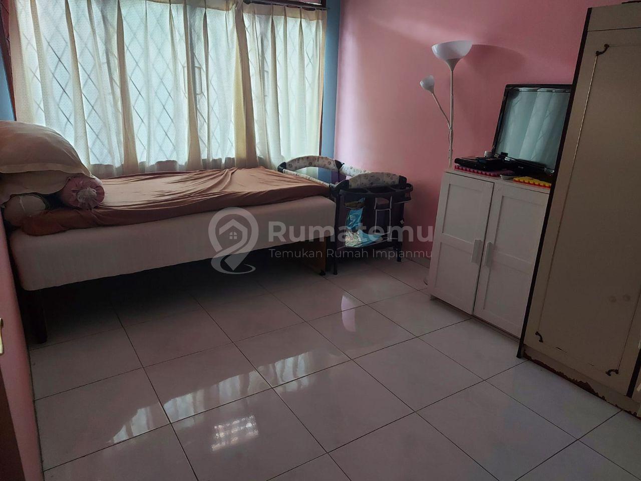 Rumah 2 Lt Murah Dlm Komplek Elit Duren Sawit, Jakarta Timur