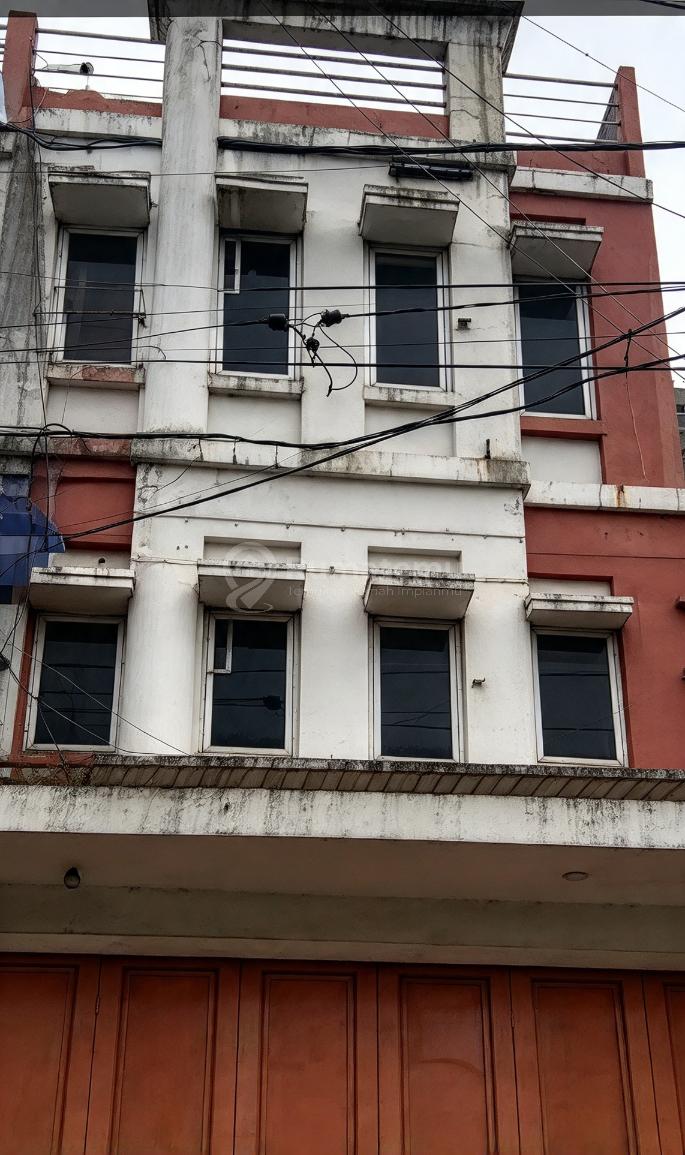 Disewakan Ruko Sangat cocok untuk berbagai jenis usaha: meubel, bengkel, otomotif, bank, ekspedisi, dan banyak lagi.
