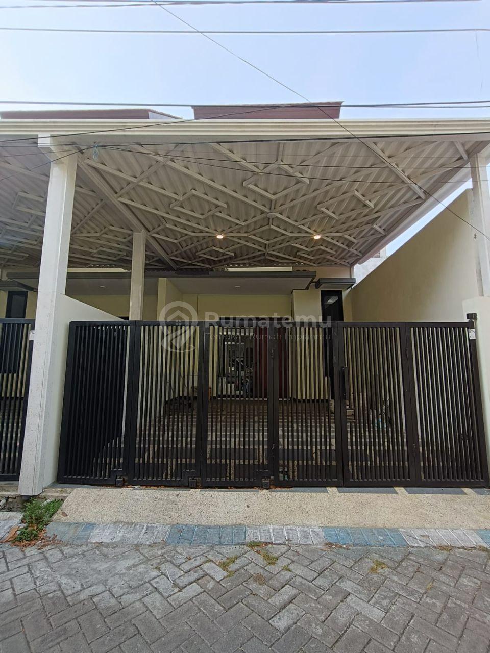 Disewakan rumah di Mayjend Sungkono Surabaya barat 