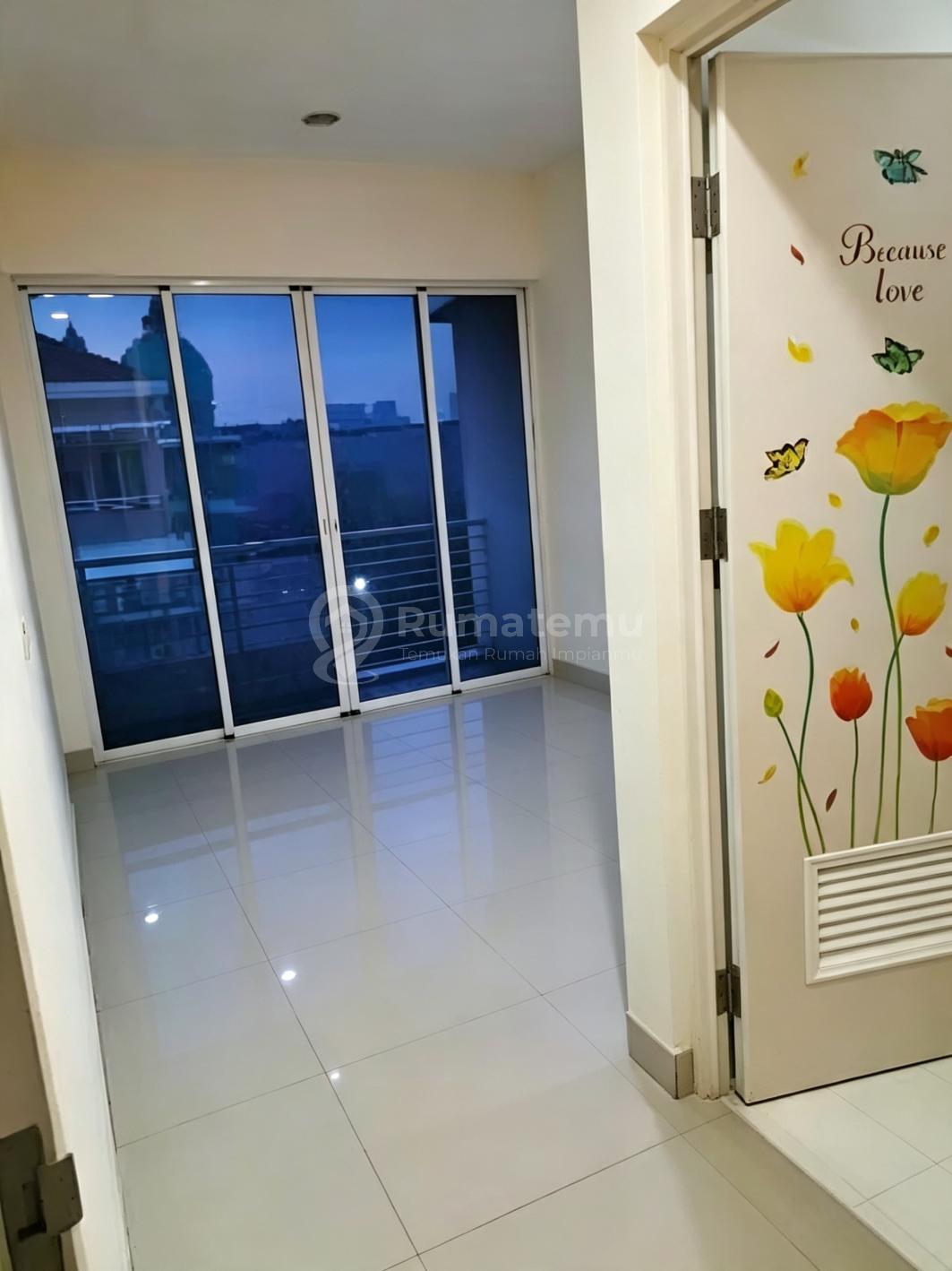 DIJUAL CEPAT RUMAH STRATEGIS @SAN LORENZO, GOLF LAKE RESIDENCE