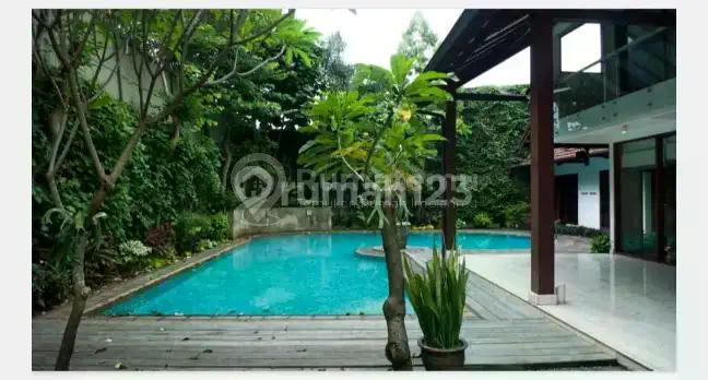 Rumah Mewah 2 Lantai Design Menarik Strategis