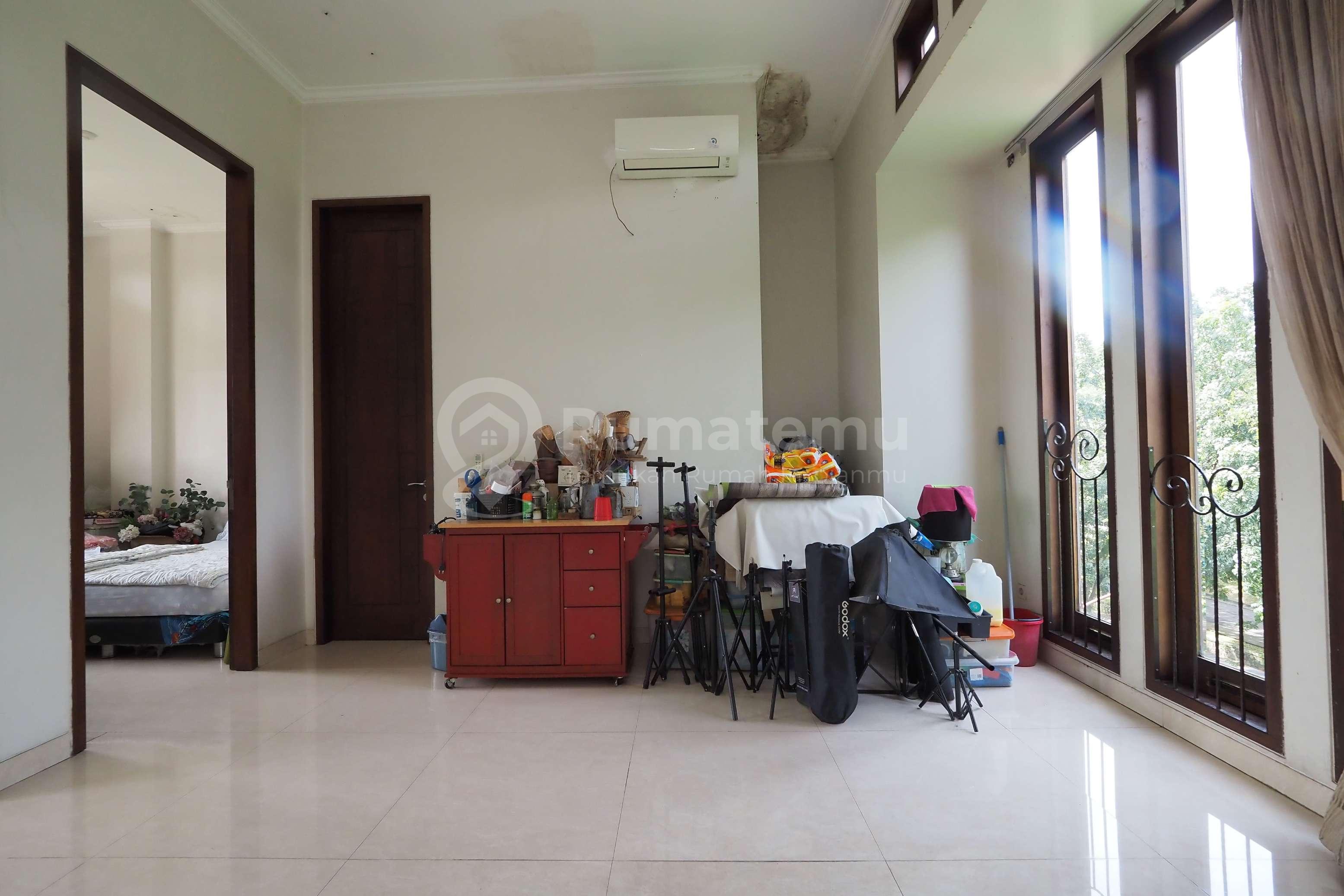 Dijual Rumah Hadap Barat di komplek Menteng Bintaro Pondok Ranji