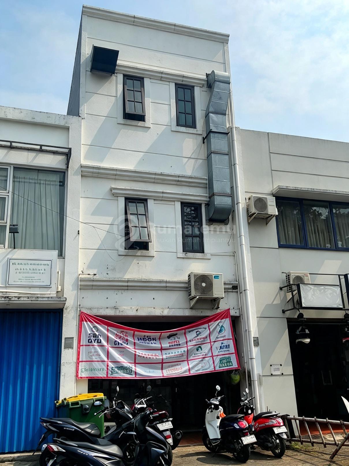 Dekat Akses Tol, Ruko, 3 Lantai, SHM, Dekat Sekolah Negeri, bisa KPR