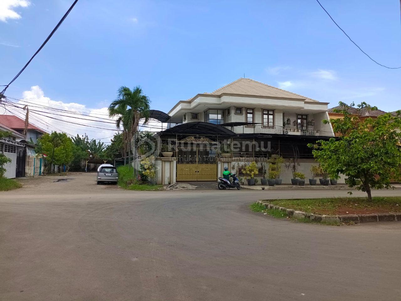 Dijual Rumah hoek  di Taman Palem Lestari, Jakarta Barat