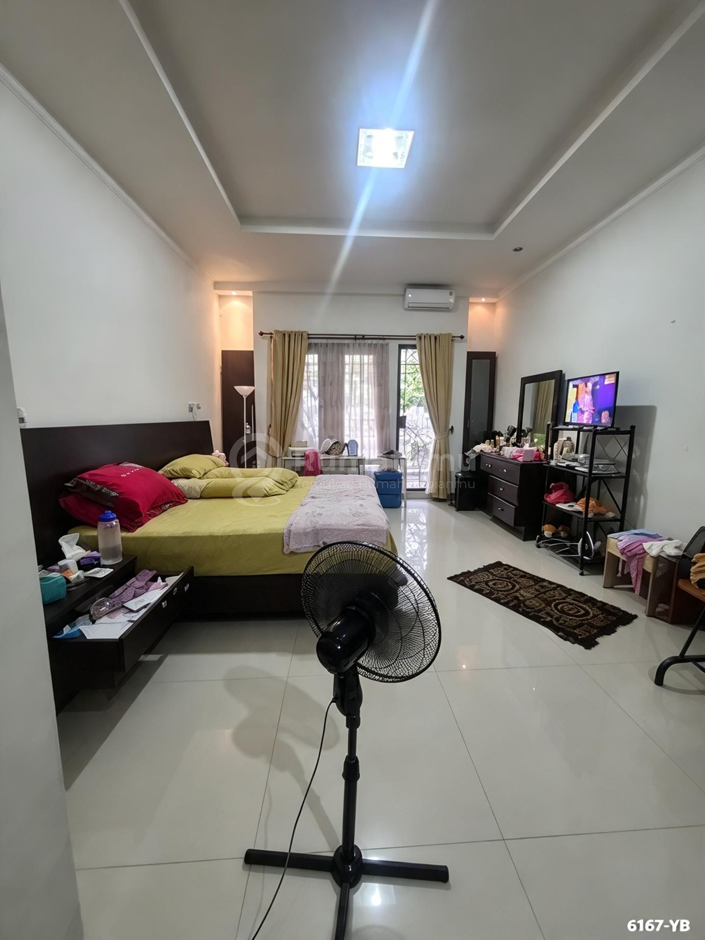 Dijual Rumah + Swimming Pool di Menteng Bintaro Sektor 7 Dekat Pintu Tol