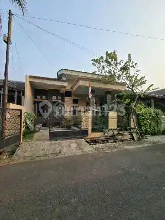 Rumah 1 Lantai Strategis Siap Huni Siap Nego