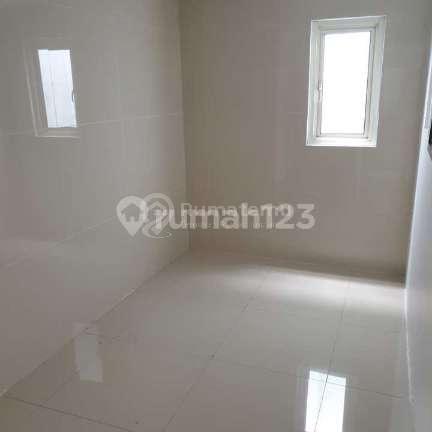 Ruko 4 Lantai Full Renovasi Pinggir Jalan Raya, Minimal 2 Tahun