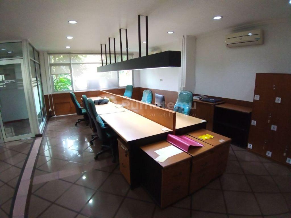 di JUAL Mini Building Siap Huni Full Furnish Harga NJOP di Menteng 