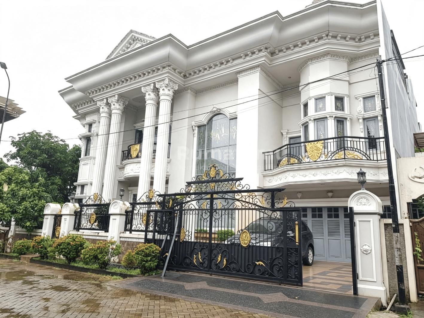 Dijual Rumah Clasic Mewah Cantik Keamanan 24 jam Pulo Gebang, Cakung, Jaktim