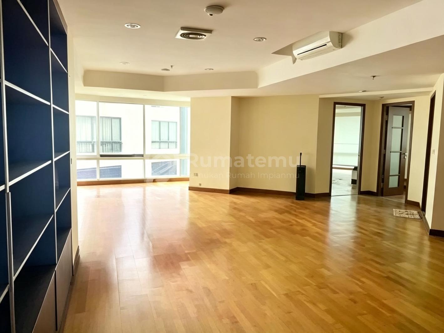 Harga Terbaik Taman Anggrek Condo 3+1Br Spesial Price