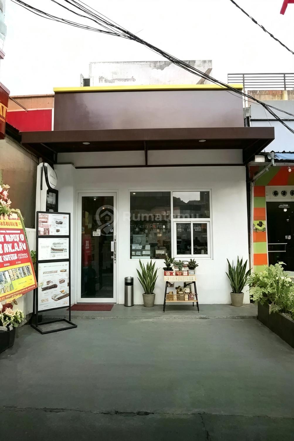 Termurah, Ruang Usaha Ex Toko di Ahmad Dahlan Keb Baru Jak Sel