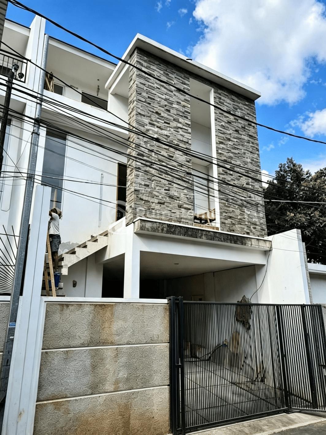 Jual rumah 2 lantai + swimming pool di dalamnya di Kemang, Bangka, Mampang, Jakarta Selatan