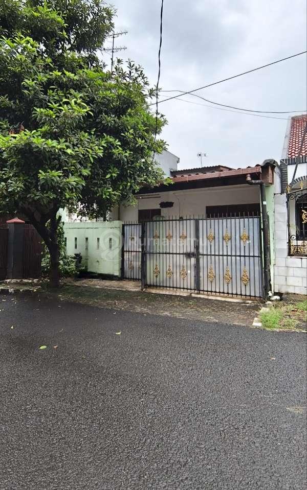 Rumah Dalam komplek Akses Jalan Lebar Di Duren Sawit Jakarta Timur 