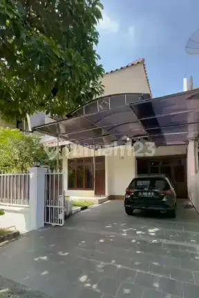 Rumah Dalam Komplek. One Gate System Lokasi Tenang