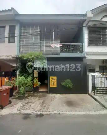 Rumah Secondary Dalam Komplek di Pondok Kelapa