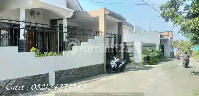 Dijual rumah luas siap huni, dekat UII Jl. Kaliurang Yogya, strategis, garasi luas