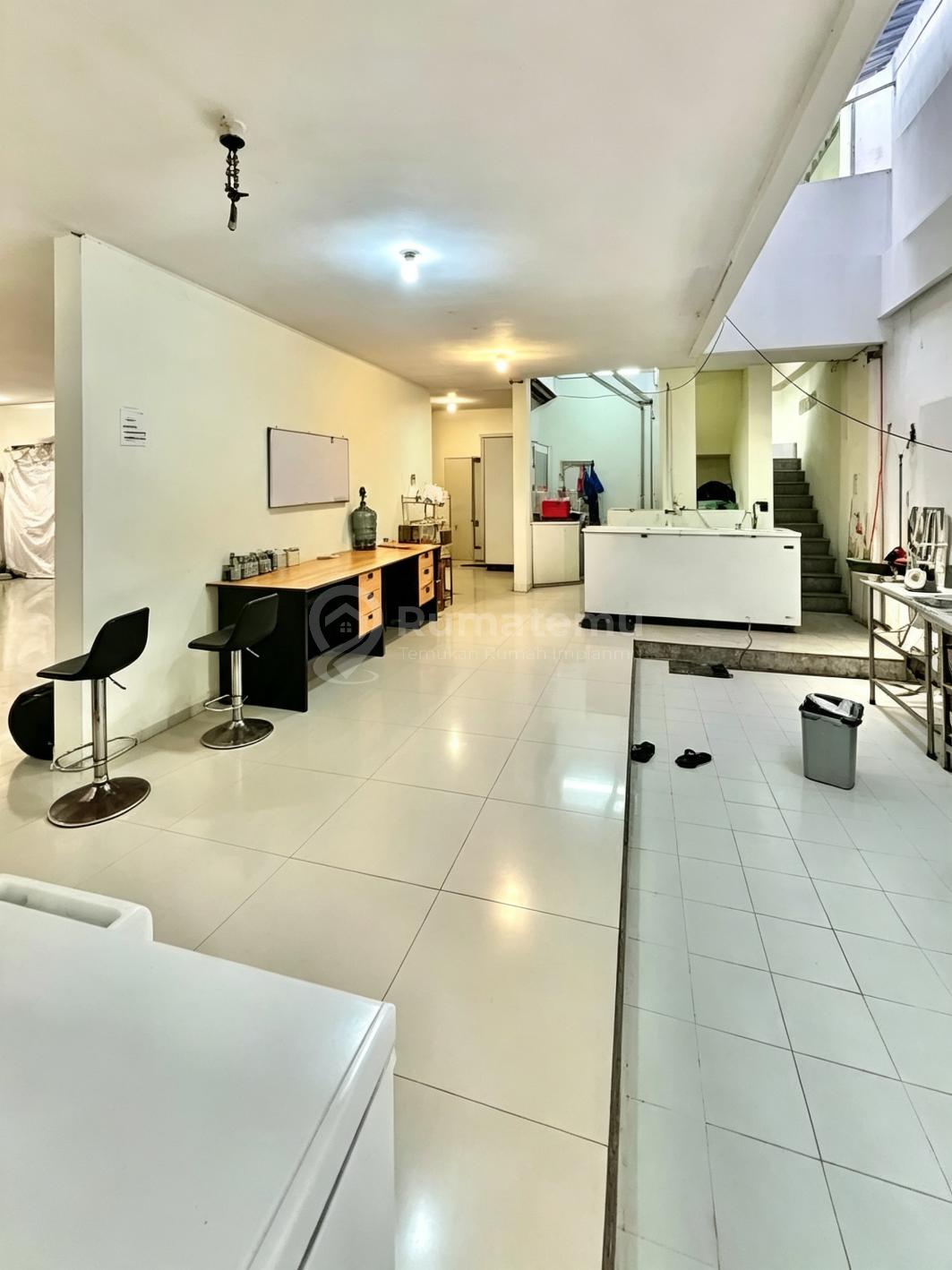 Rumah Pluit Uk 10x20 2 Lantai Bangunan Standar