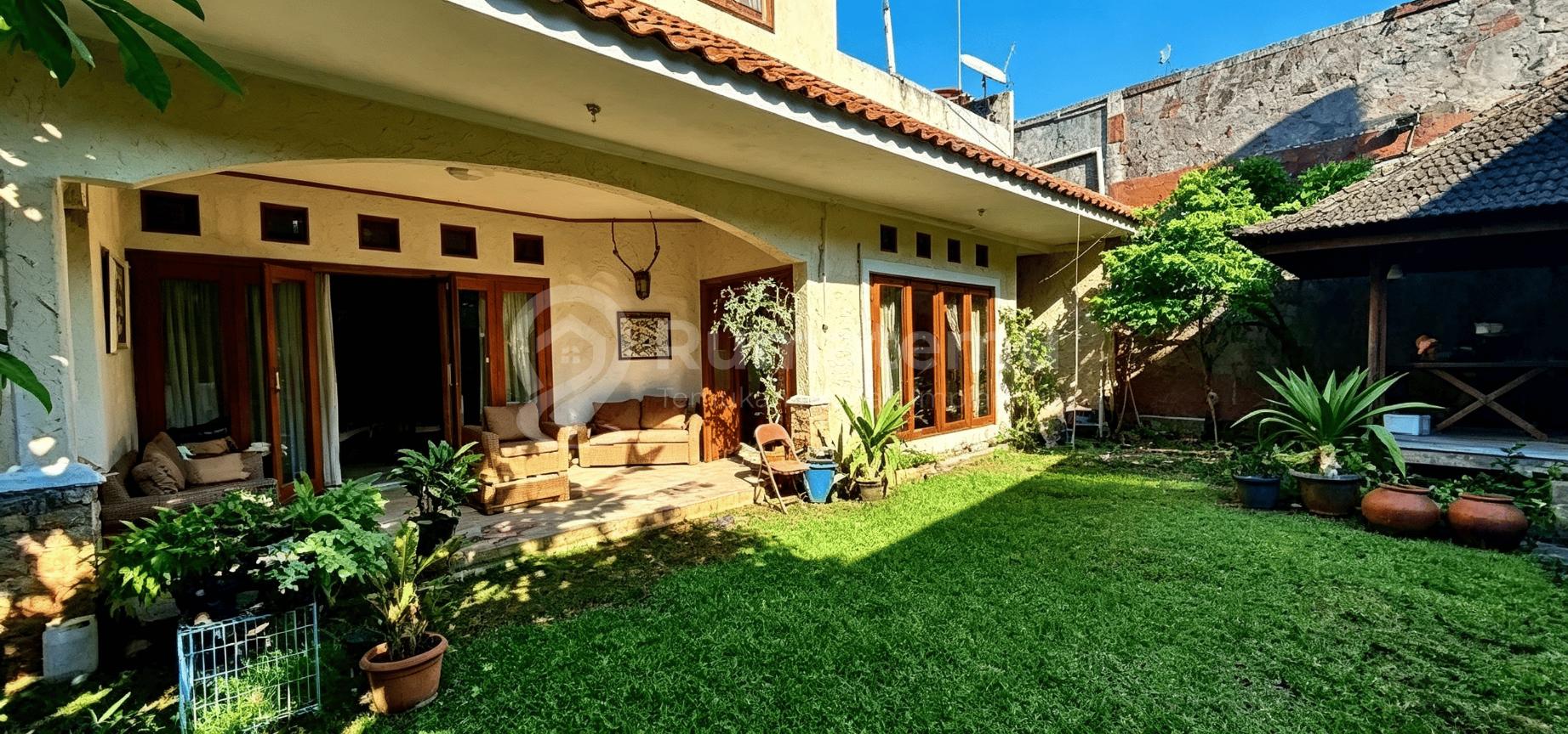 Rumah Tenang Area Gedong, 600 Meter ke Tb Simatupang