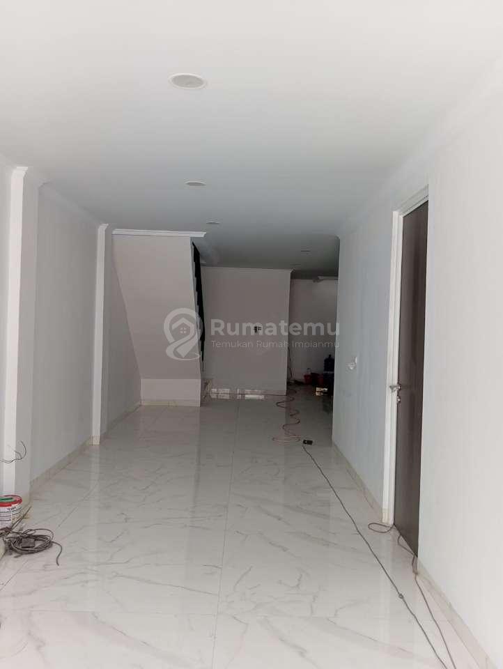 Rumah Baru renovasi siap huni rapih di Kalideres Permai ,Jakarta Barat