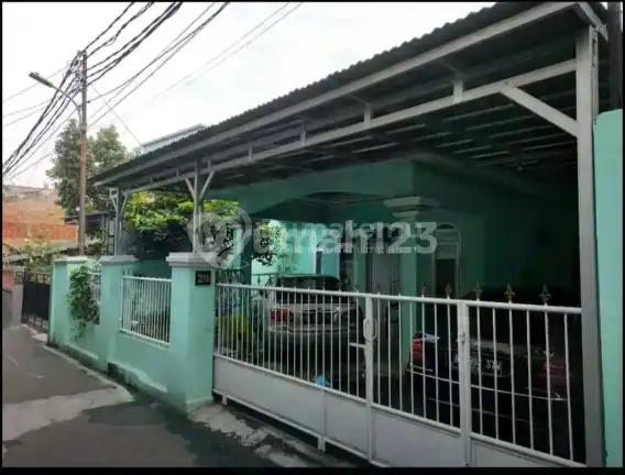 Rumah Super Strategis di Bintaro, 50 Meter ke Jln Veteran Raya