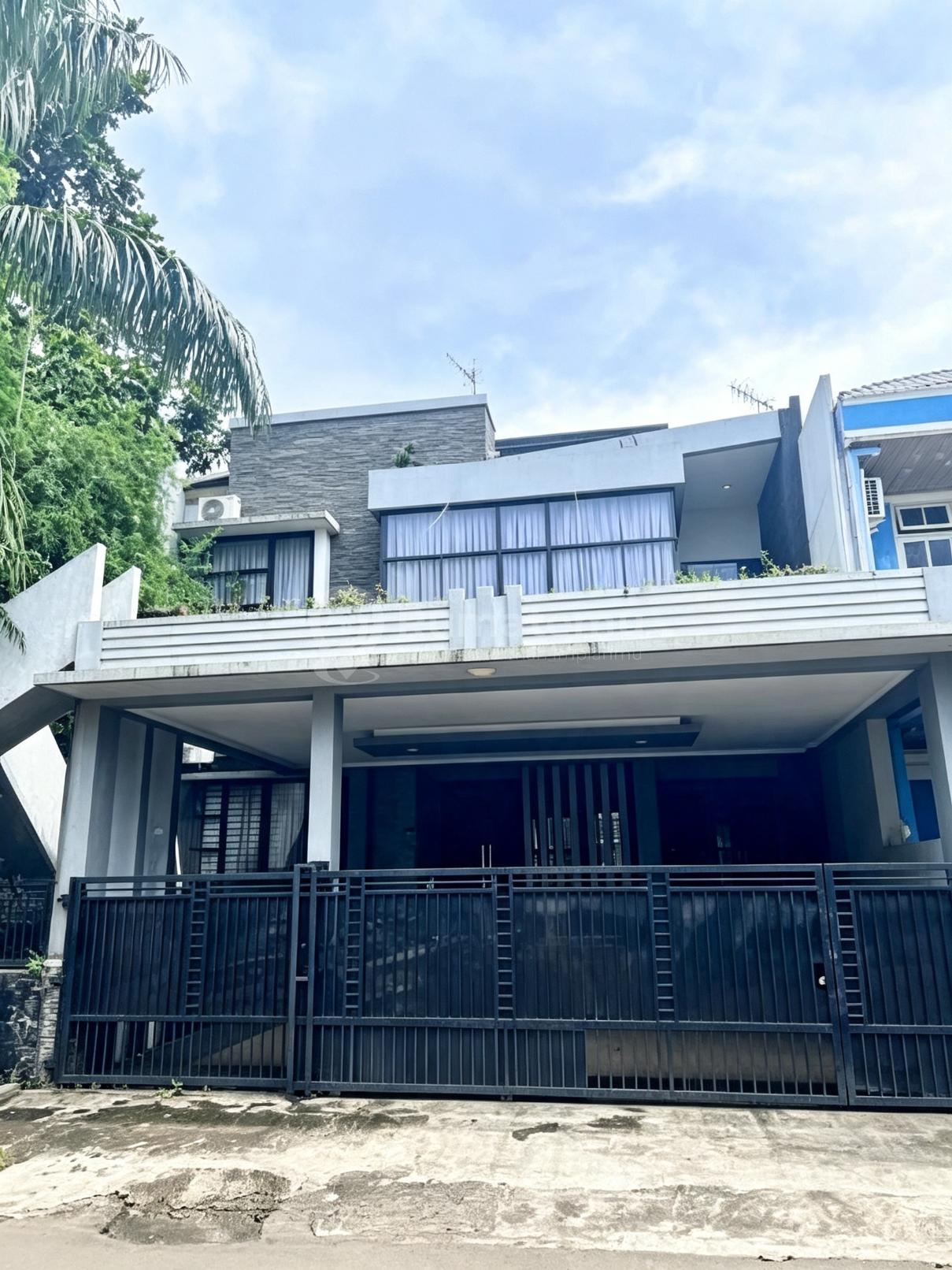 Dijual Rumah Bagus Siap Huni Lokasi Strategis Dekat Pasar Modern Di BSD